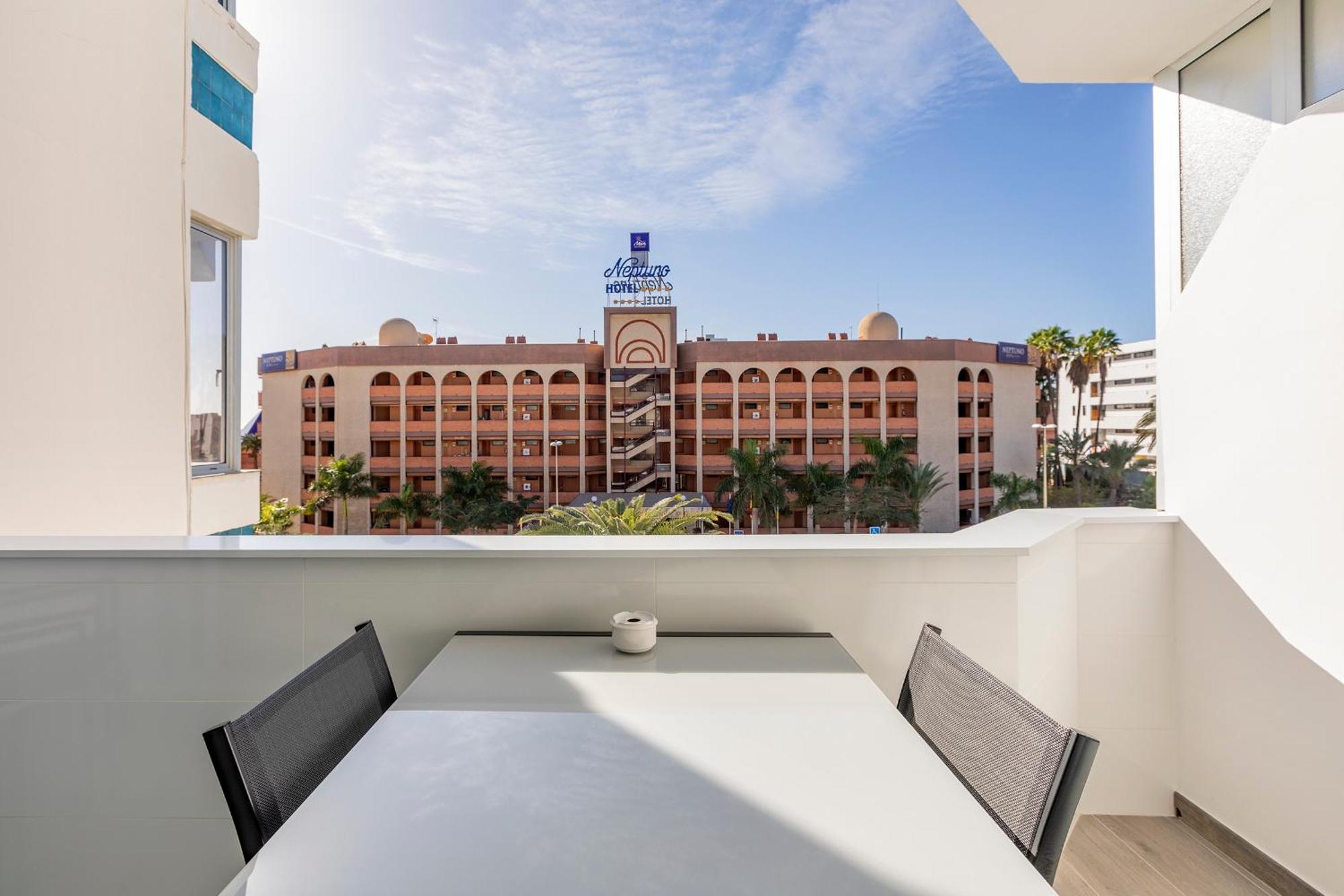 Apartment Chic & Stylish Near Yumbo Playa del Inglés